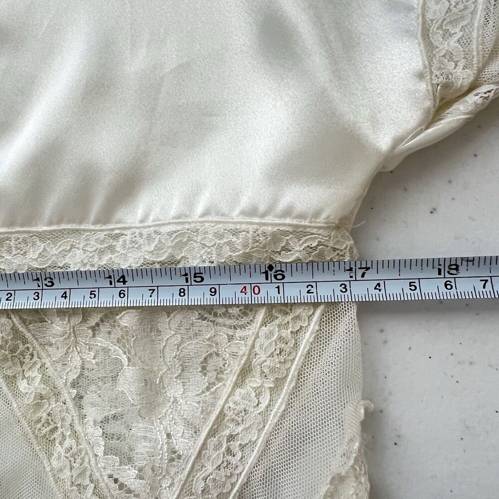 Vintage 90s Victoria Secret Ivory Satin & Lace Short Sleeves Top Sz S Delicate‎ - Picture 12 of 16